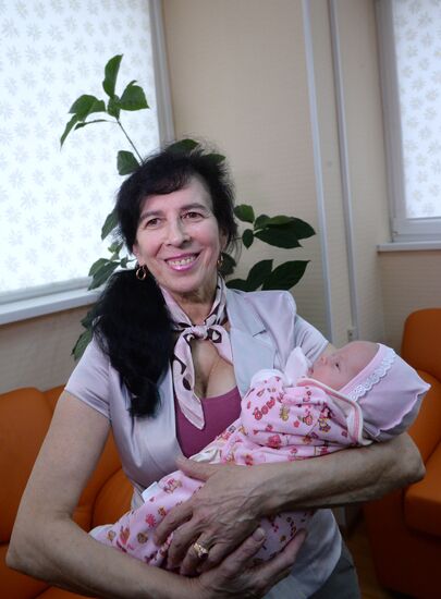 Шестидесятилетняя москвичка стала матерью