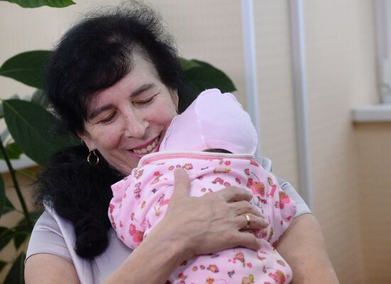 Шестидесятилетняя москвичка стала матерью