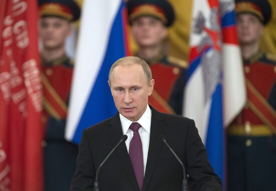 Президент РФ В.Путин вручил в Кремле медали ветеранам Великой Отечественной войны