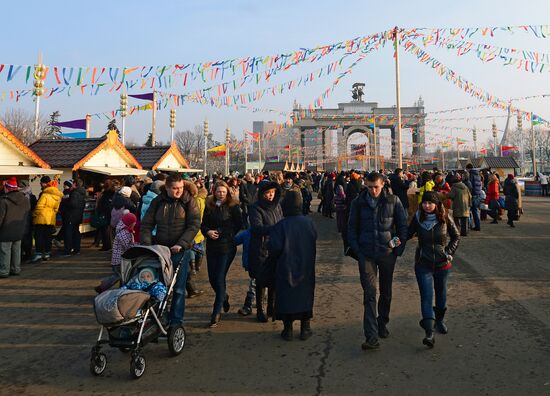 Празднование Широкой Масленицы в Москве