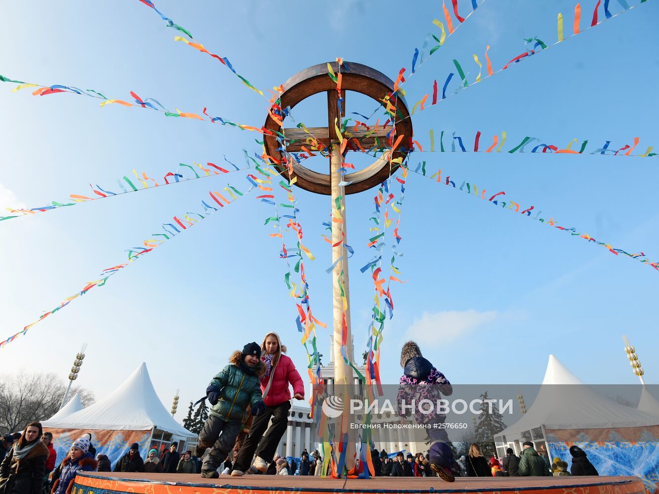 Празднование Широкой Масленицы в Москве