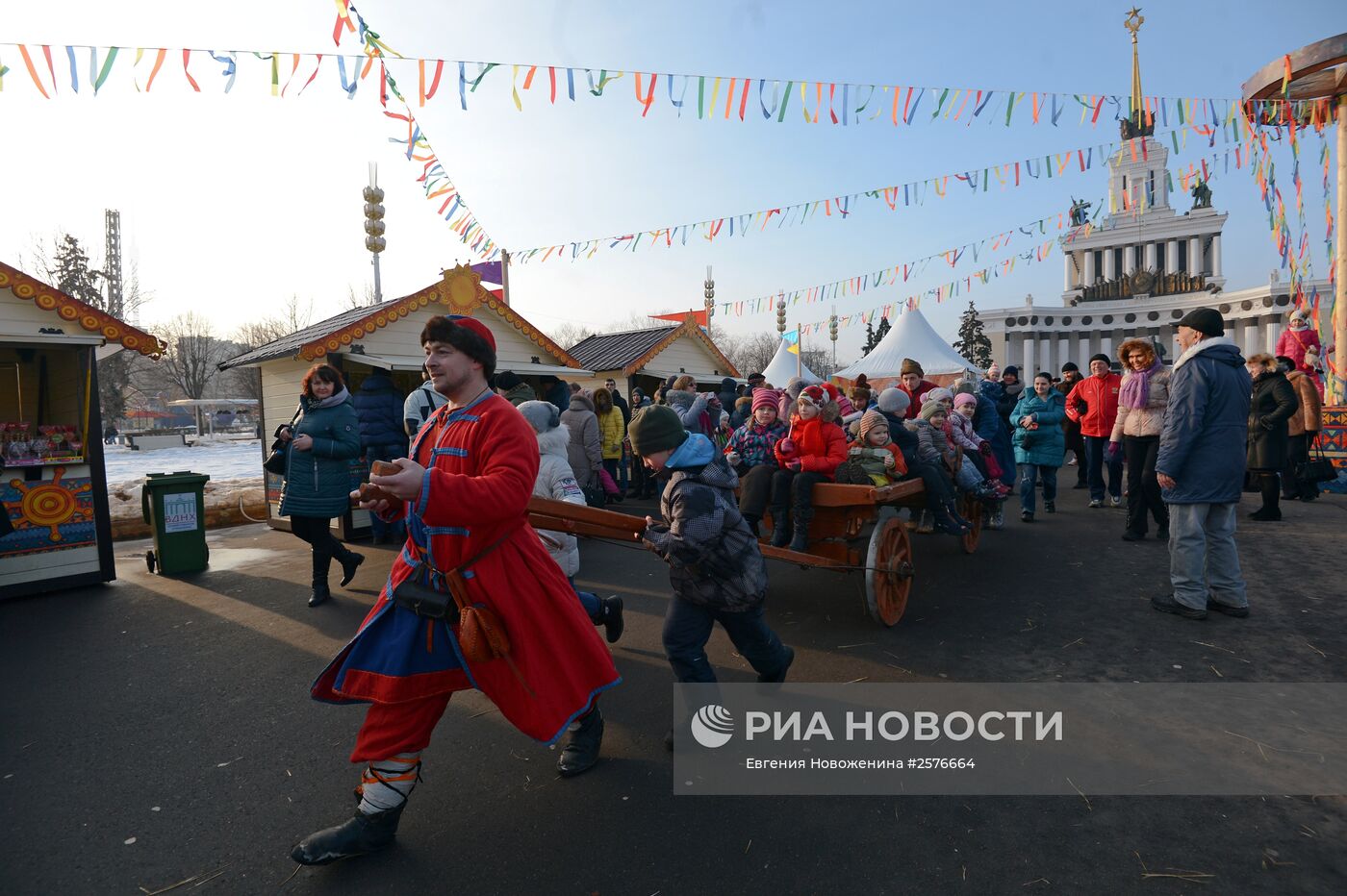 Празднование Широкой Масленицы в Москве