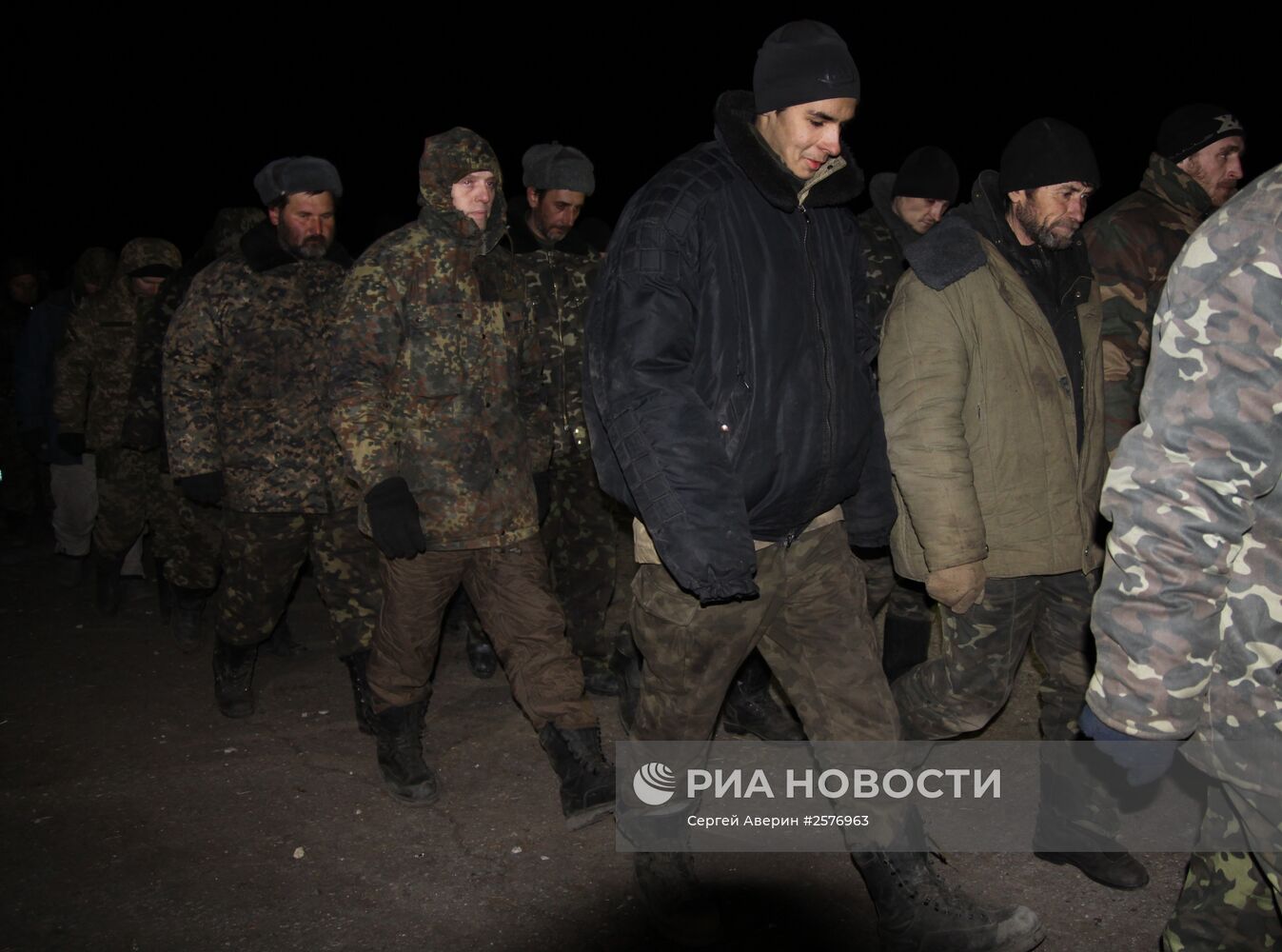 Обмен пленными между ополченцами ДНР, ЛНР и украинскими силовикам