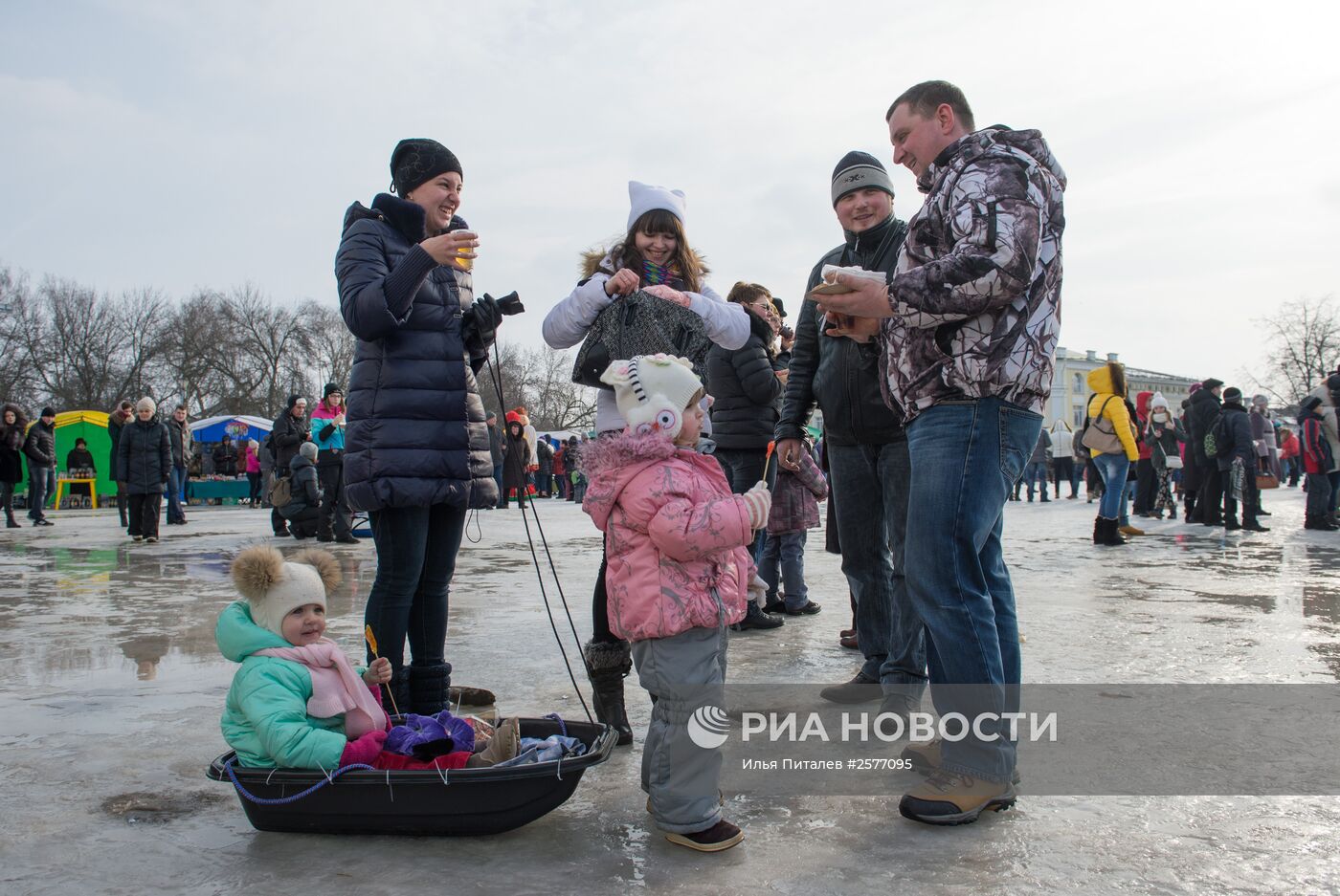 Празднование Масленицы в Суздале