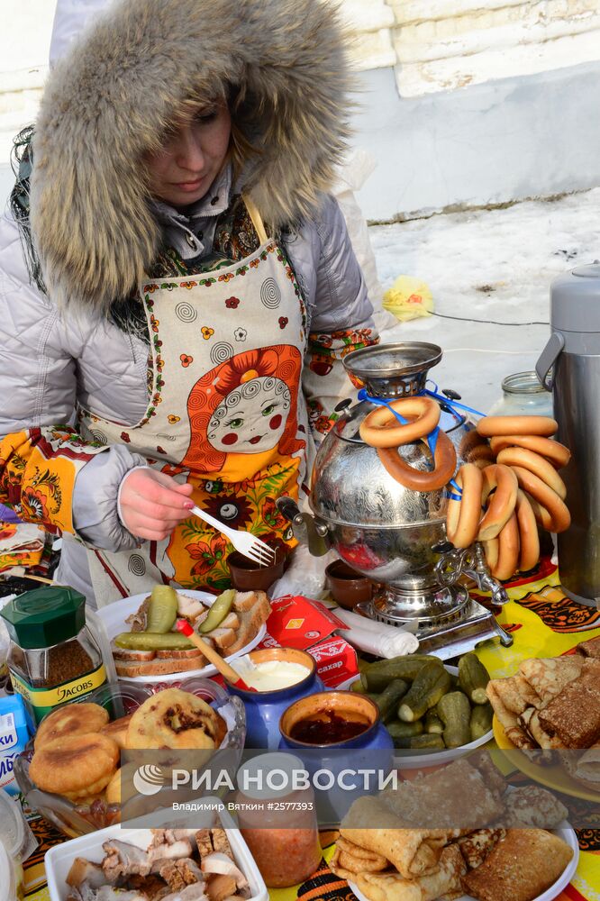 Празднование Масленицы в Суздале