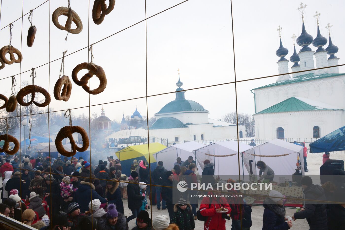 Празднование Масленицы в Суздале