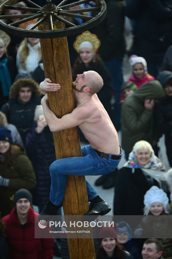 Празднование Масленицы в Суздале