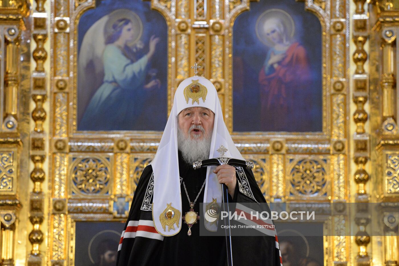 Патриарх Московский и всея Руси Кирилл в храме Христа Спасителя совершил вечерню с чином прощения