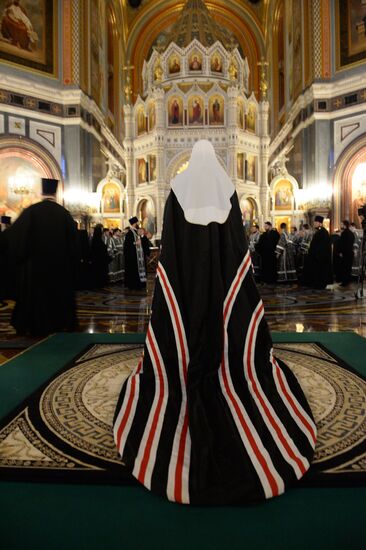 Патриарх Московский и всея Руси Кирилл в храме Христа Спасителя совершил вечерню с чином прощения