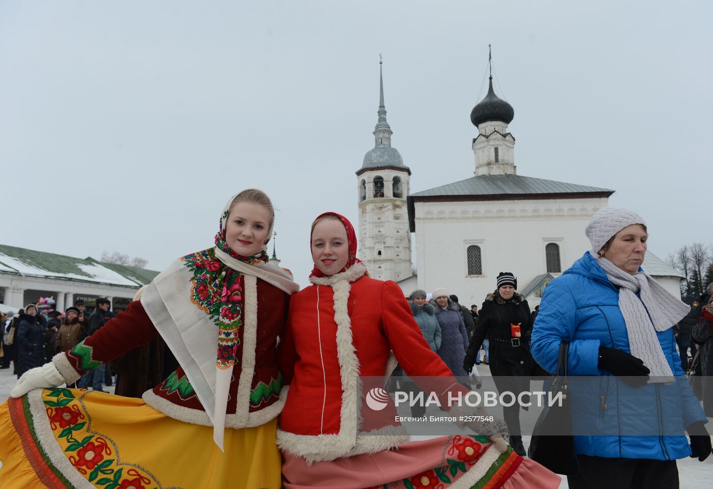 Празднование Масленицы в Суздале