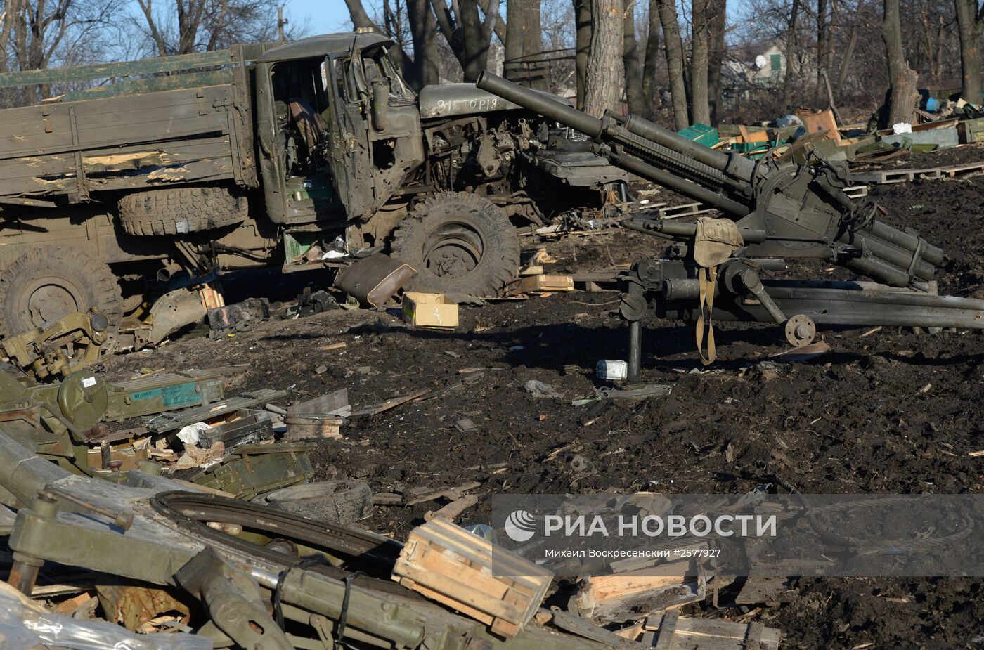 Разрушенный укрепрайон украинских силовиков на окраине города Дебальцево