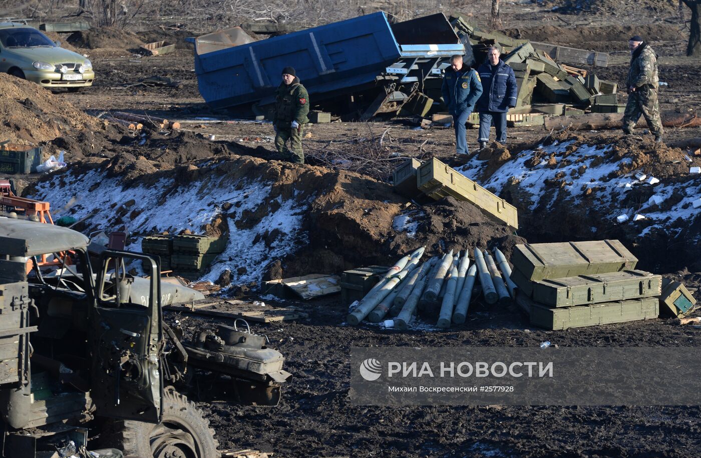 Разрушенный укрепрайон украинских силовиков на окраине города Дебальцево