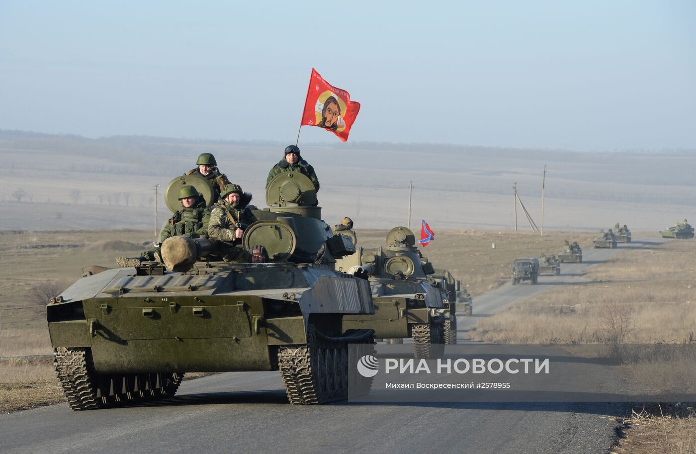 Отвод колонны тяжелой военной техники ДНР из Донецкой области