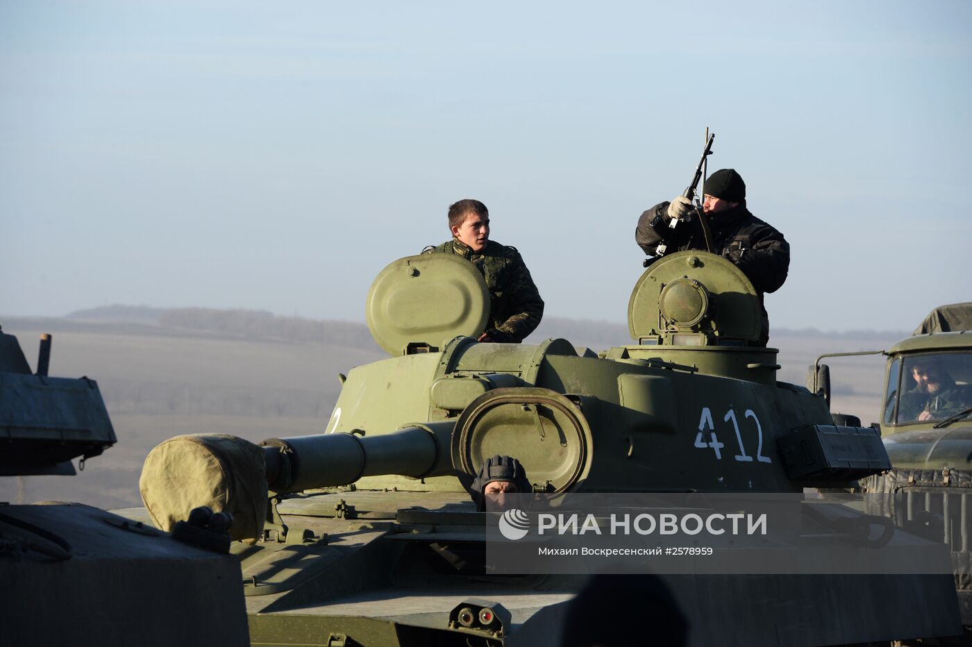 Отвод колонны тяжелой военной техники ДНР из Донецкой области