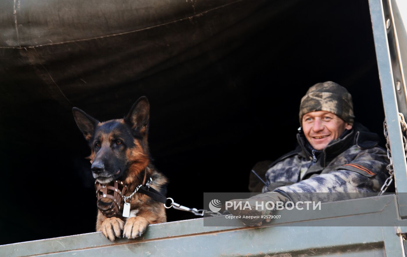 Отвод колонны тяжелой военной техники ДНР из Донецкой области