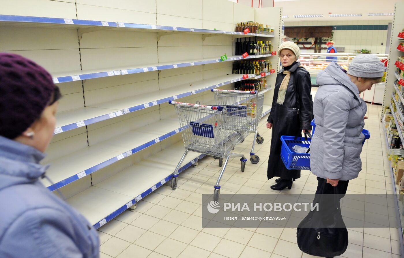 Ажиотаж в продуктовых магазинах Львова