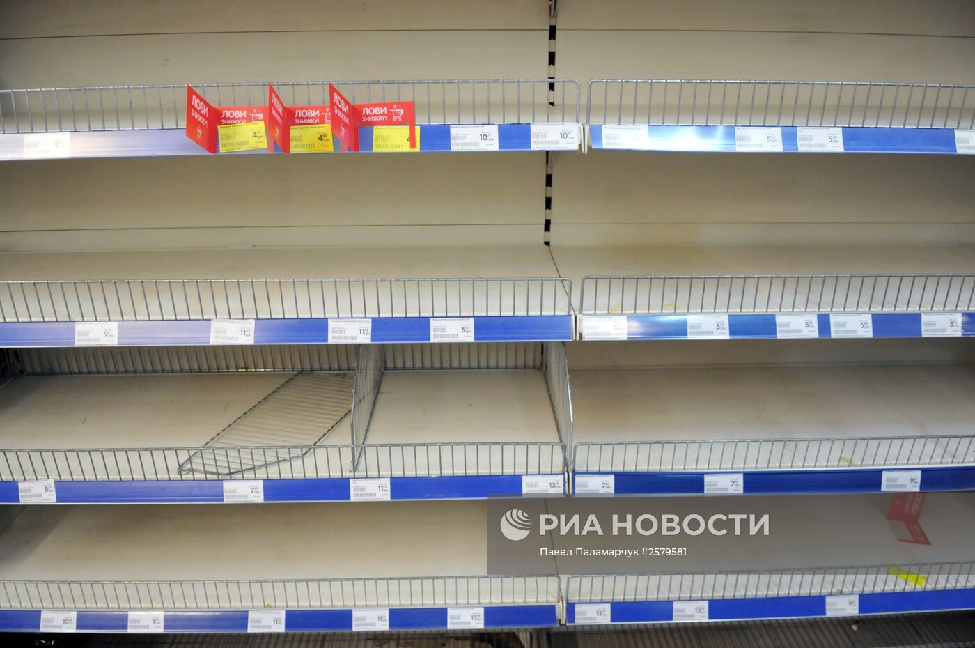 Ажиотаж в продуктовых магазинах Львова