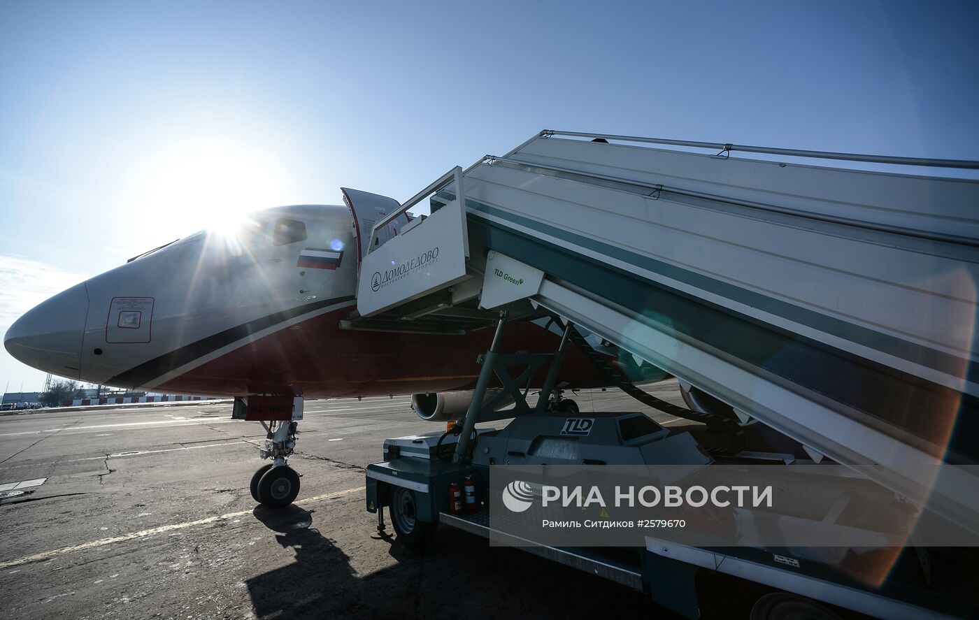 Передача в эксплуатацию самолета SSJ-100 авиакомпании Red Wings