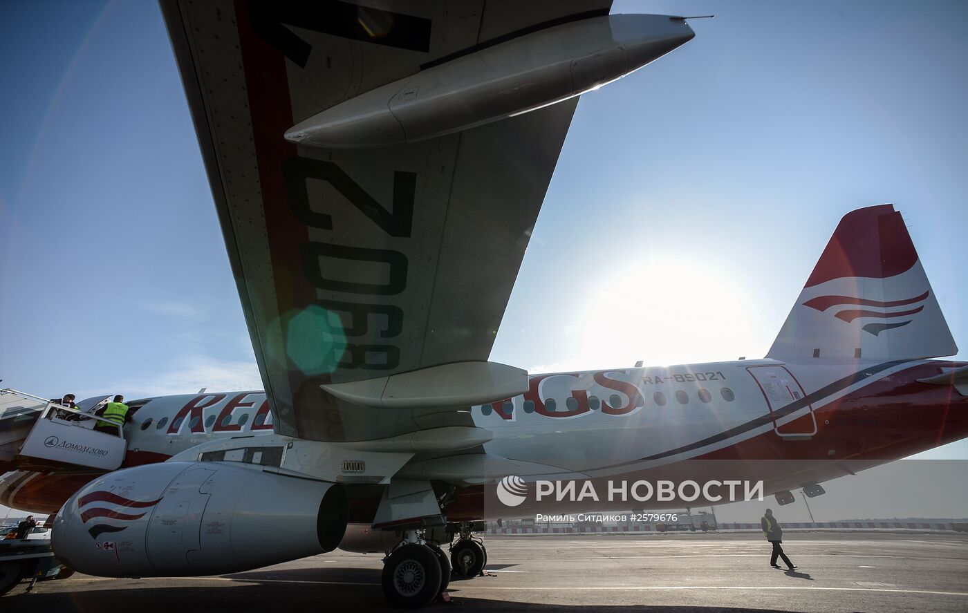 Передача в эксплуатацию самолета SSJ-100 авиакомпании Red Wings