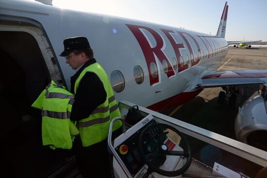 Передача в эксплуатацию самолета SSJ-100 авиакомпании Red Wings