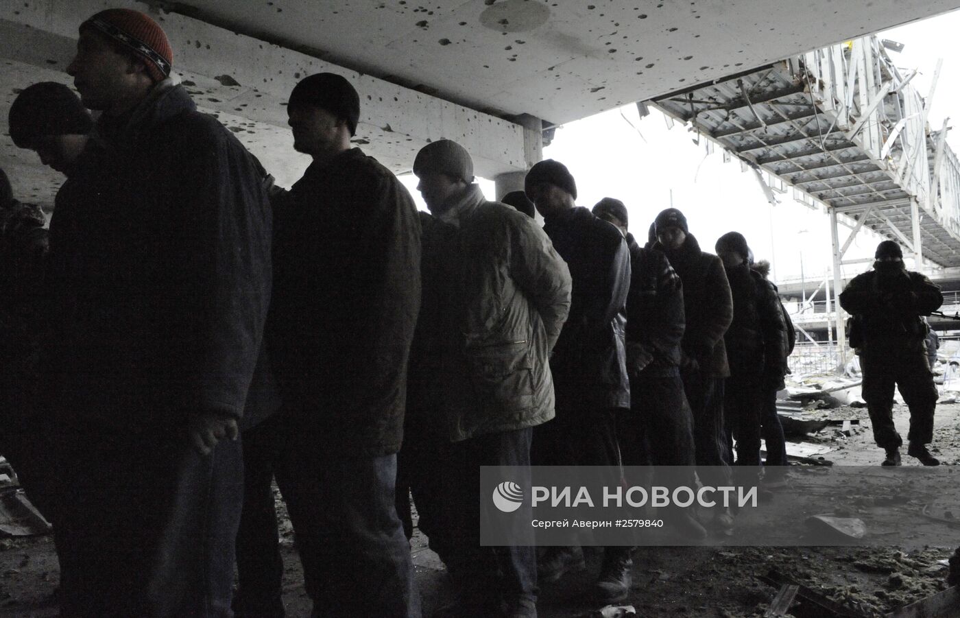 Разбор завалов в аэропорту Донецка
