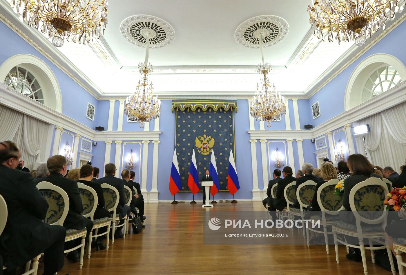Премьер-министр РФ Д.Медведев вручил премии правительства РФ 2014 года в области культуры