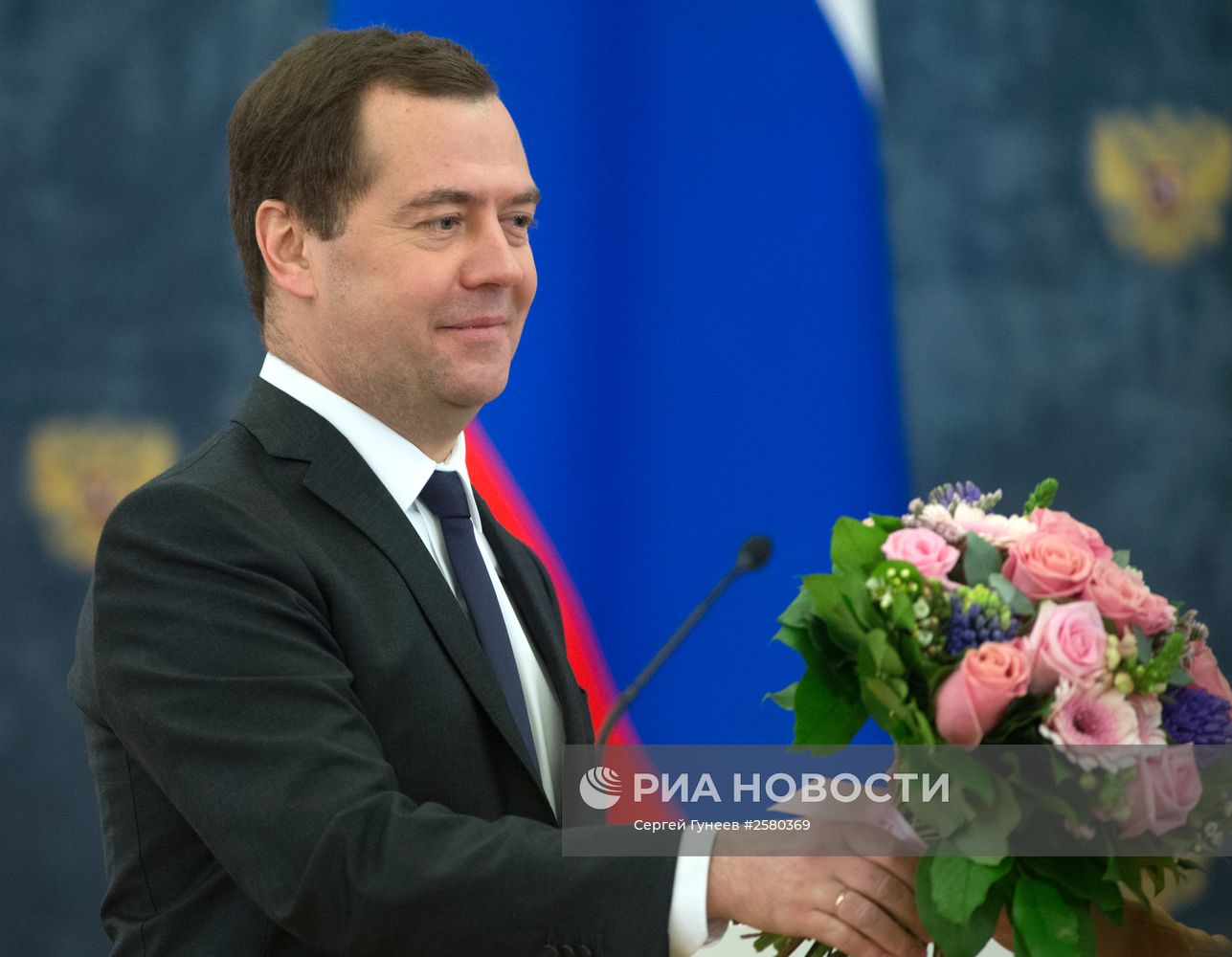 Премьер-министр РФ Д.Медведев вручил премии правительства РФ 2014 года в области культуры