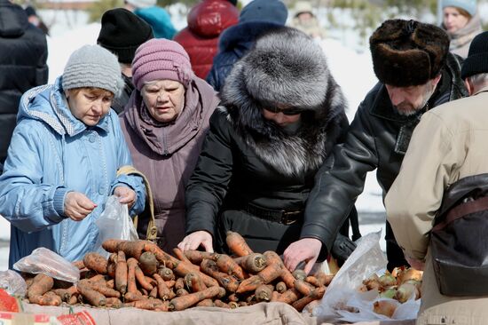 Общегородская продовольственная ярмарка во Владивостоке