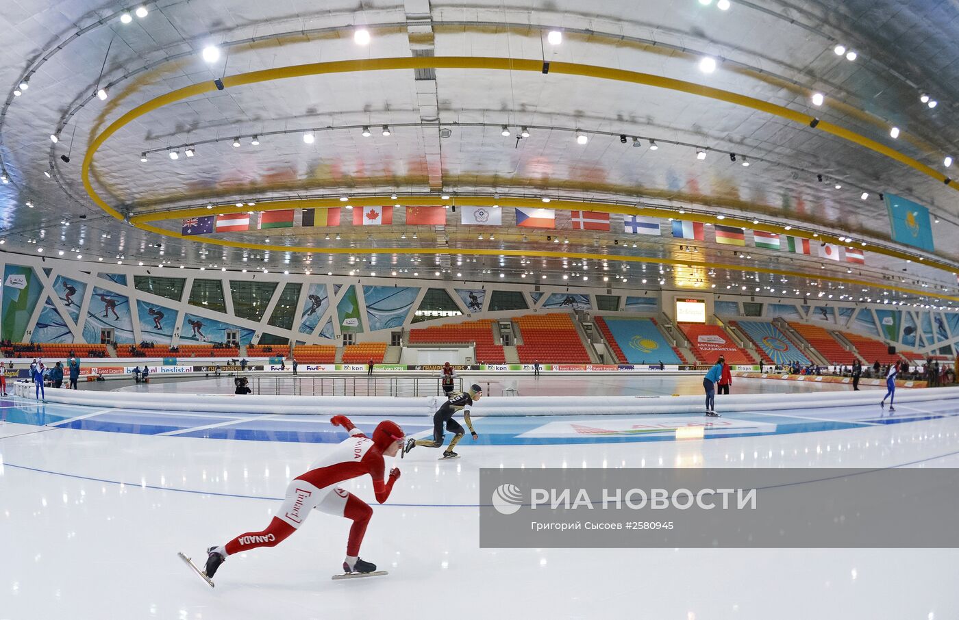 Конькобежный спорт. Чемпионат мира в спринтерском многоборье. Первый день