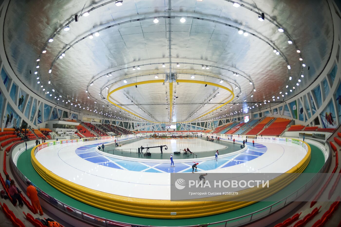 Конькобежный спорт. Чемпионат мира в спринтерском многоборье. Второй день