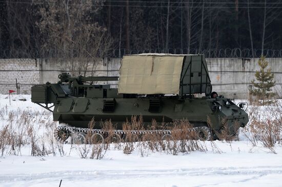 Вертолеты Ми-8 МТВ-5-1 с комплексами РЭБ "Рычаг-АВ" переданы ВВС России