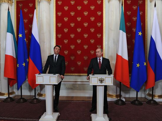 Президент РФ В.Путин провел встречу с премьер-министром Италии М.Ренци