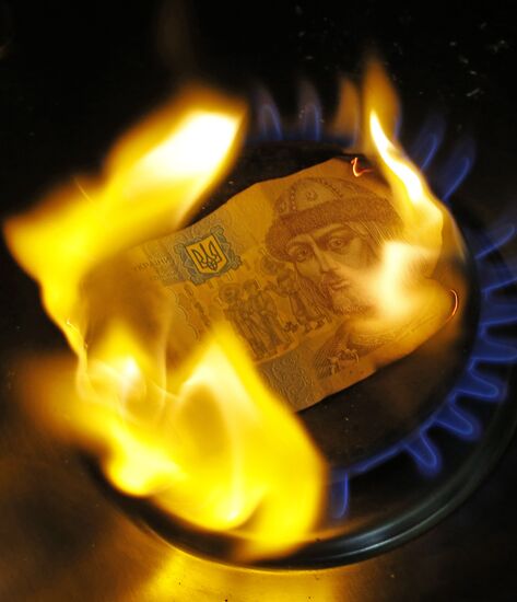 Денежные купюры и монеты России и Украины