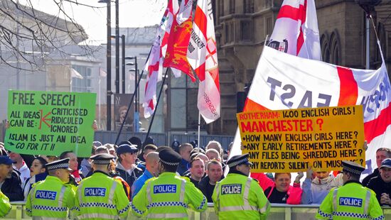 Марш протеста в Манчестере