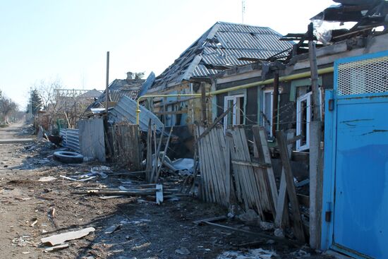 Разрушенные районы рядом с аэропортом Донецка
