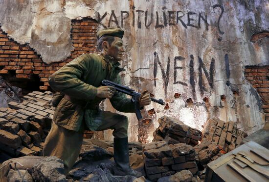 Трехмерная панорама "Битва за Берлин. Подвиг знаменосцев" в выставочном центре "Ленэкспо"