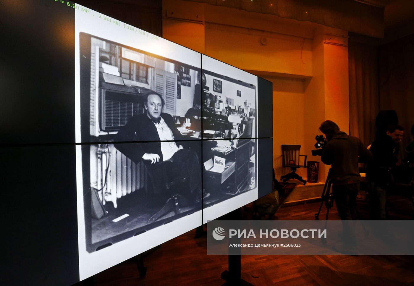 Личные вещи лауреата Нобелевской премии по литературе И.Бродского представлены в музее А.Ахматовой
