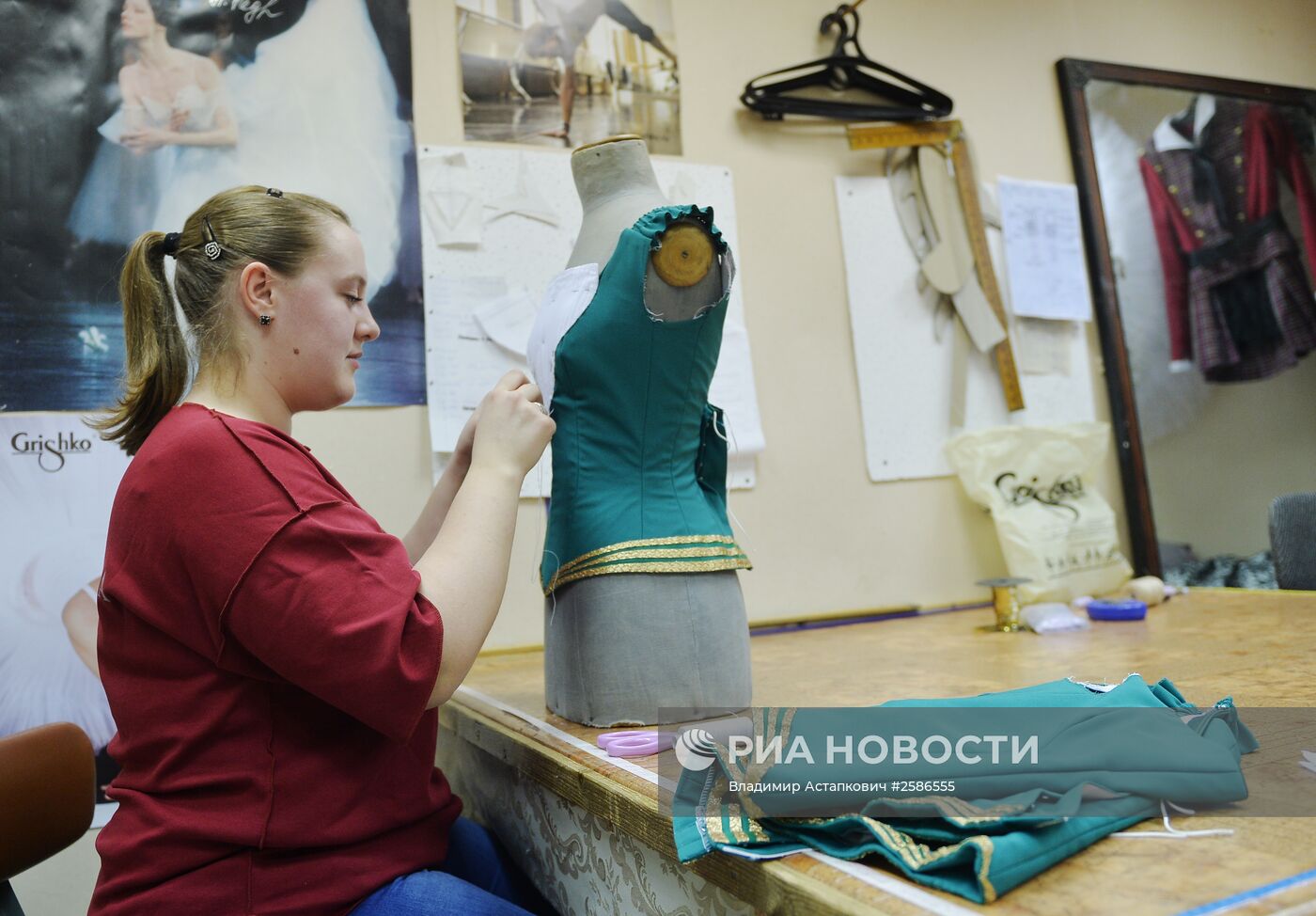 Производство танцевальной обуви и костюмов