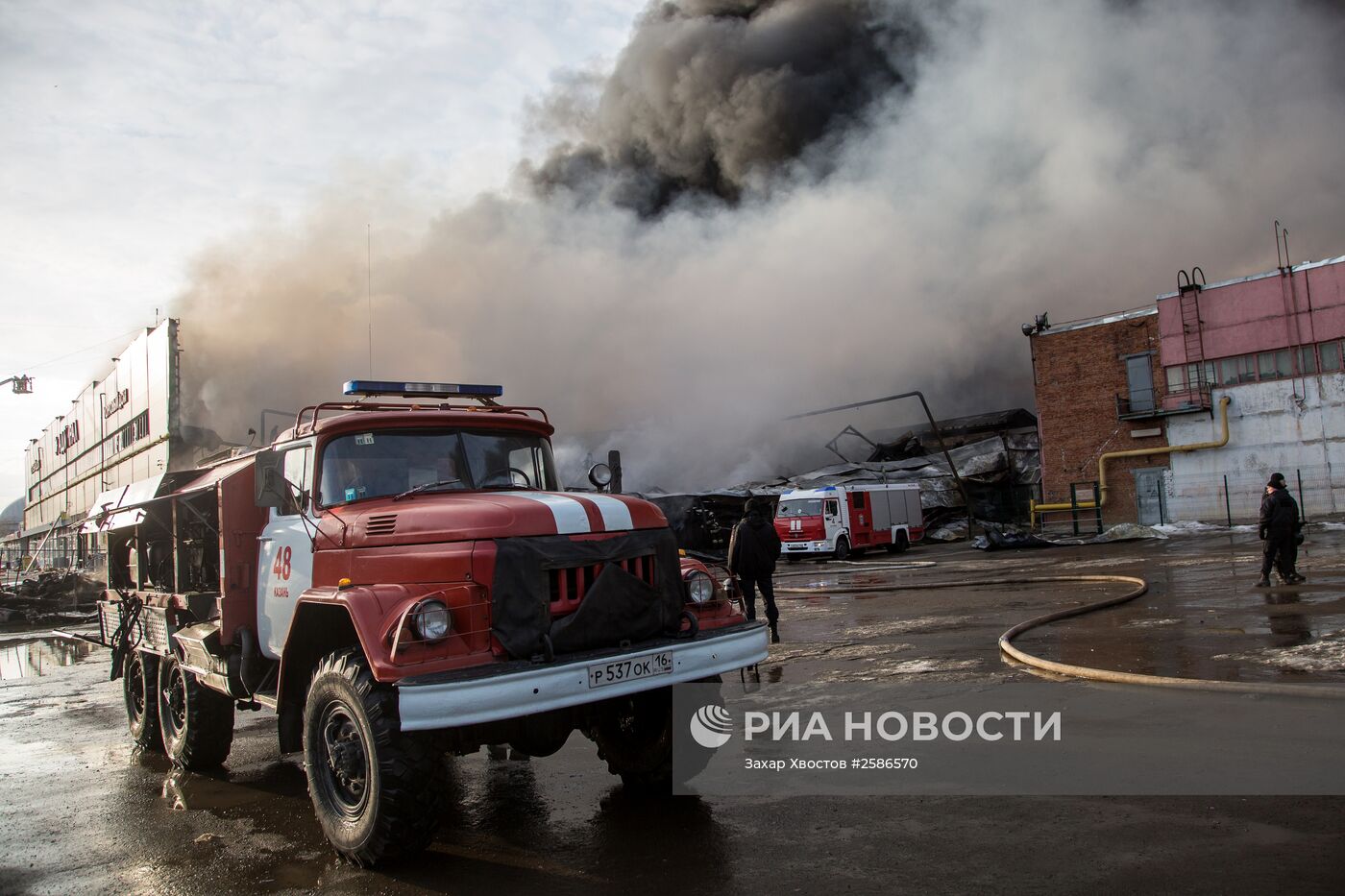 Пожар в торговом центре "Адмирал" в Казани
