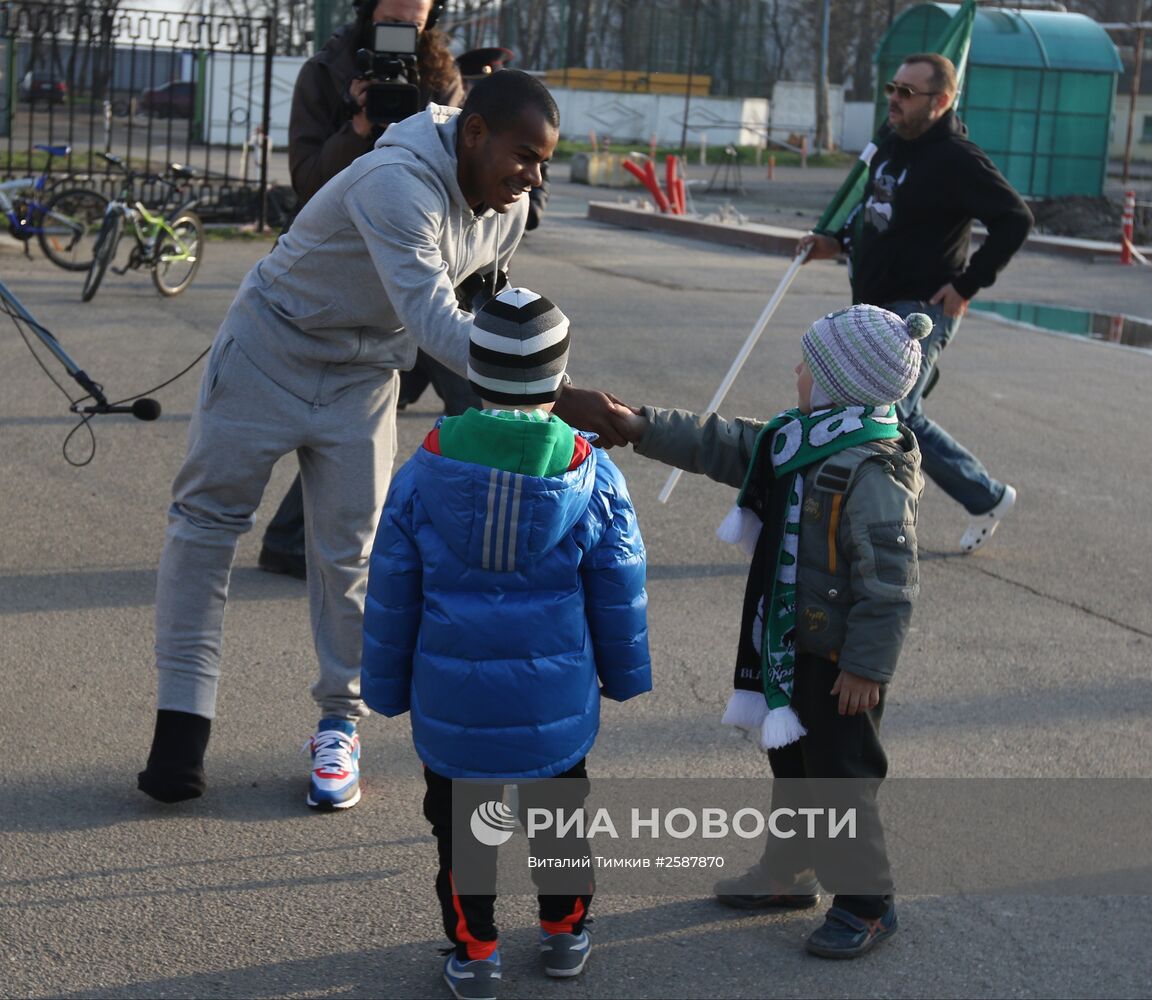 Жоаозиньо встретился с болельщиками ФК "Краснодар" перед операцией в Германии