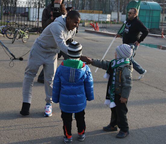 Жоаозиньо встретился с болельщиками ФК "Краснодар" перед операцией в Германии