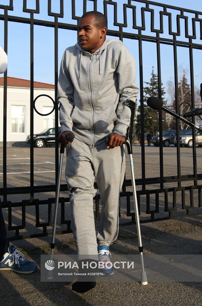 Жоаозиньо встретился с болельщиками ФК "Краснодар" перед операцией в Германии