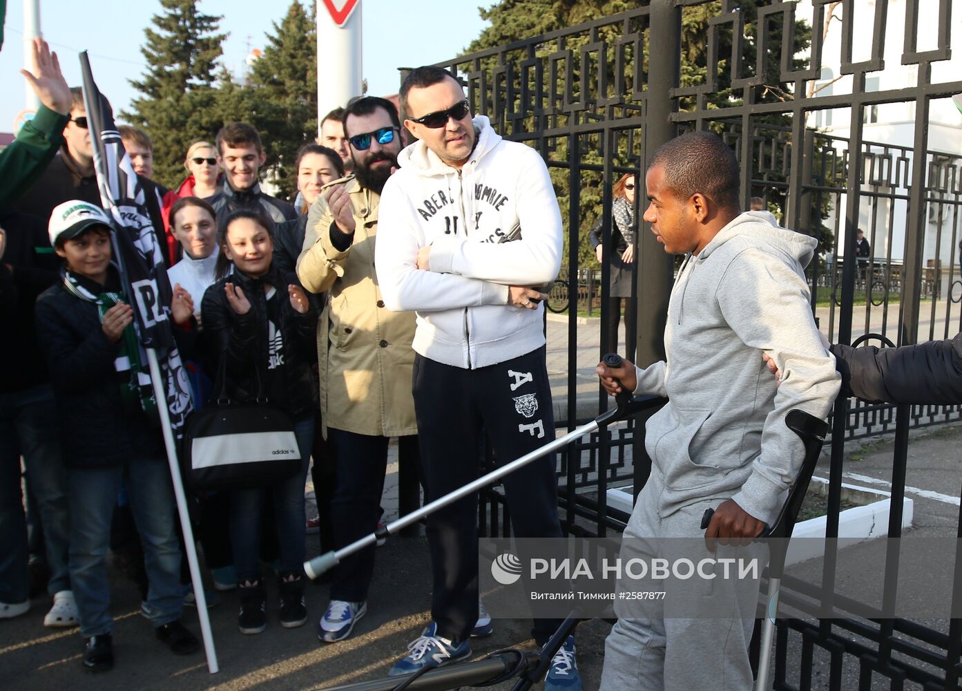 Жоаозиньо встретился с болельщиками ФК "Краснодар" перед операцией в Германии