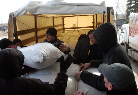 Конвой с российской гуманитарной помощью прибыл в Донецк