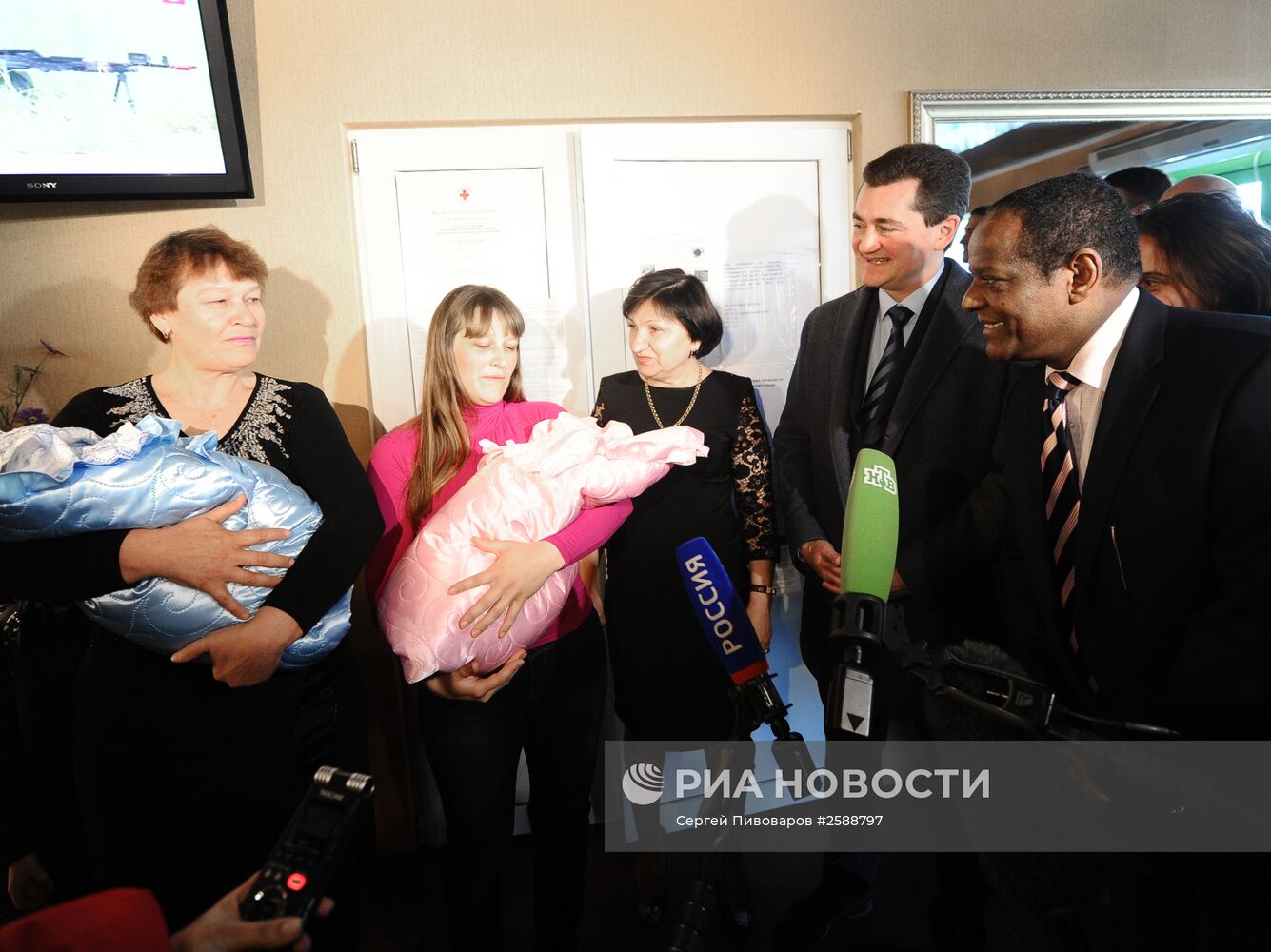 Делегация ООН посетила пункты временного размещения беженцев в Ростовской области