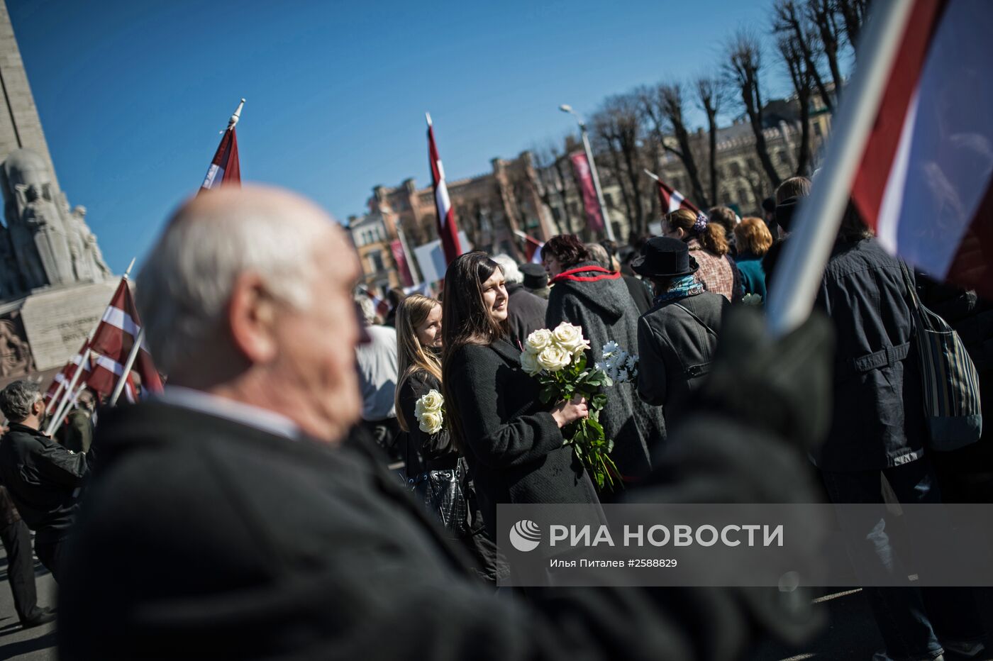 Шествие участников легиона Ваффен СС в Риге