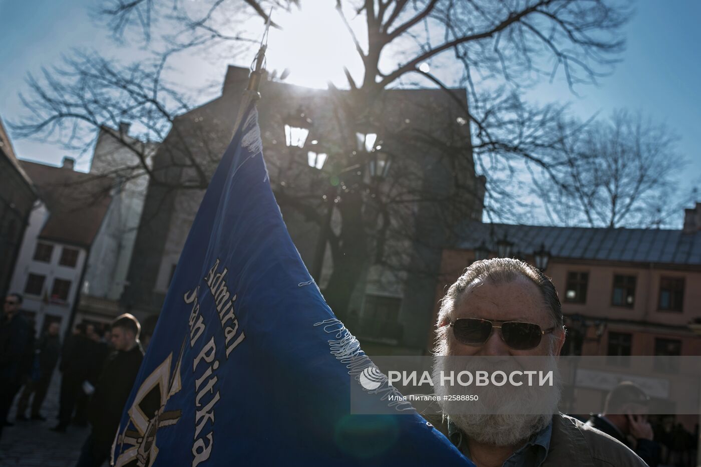 Шествие участников легиона Ваффен СС в Риге