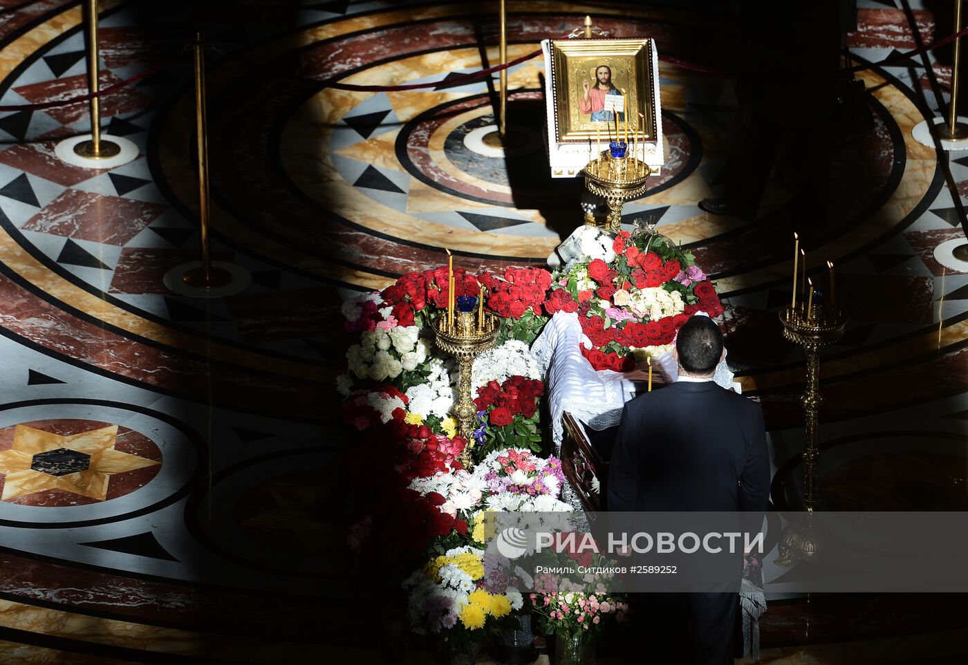 Прощание с писателем Валентином Распутиным