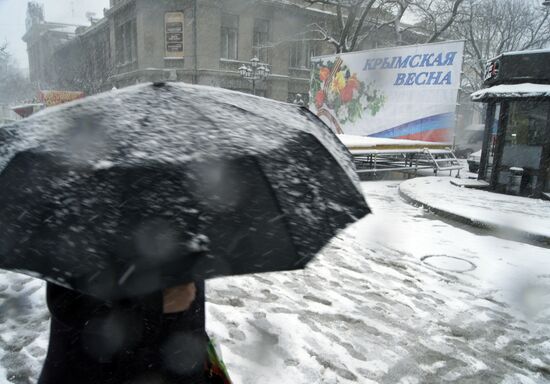 Снегопад в Симферополе