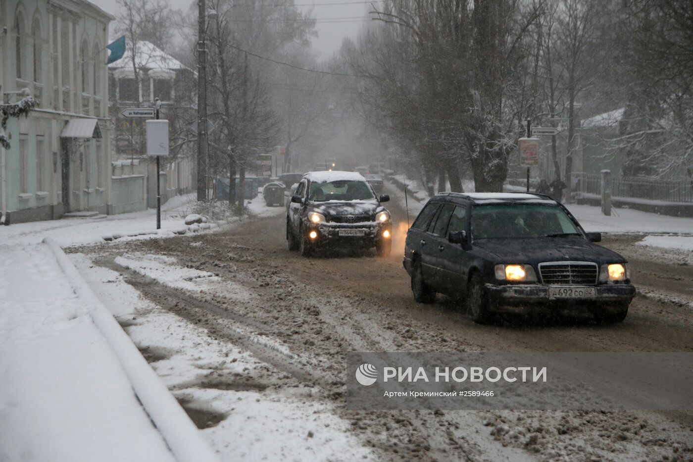 Снегопад в Симферополе